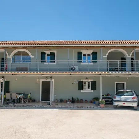 Pine Tree Apartment&sunset * Agios Nikolaos (Zakynthos)